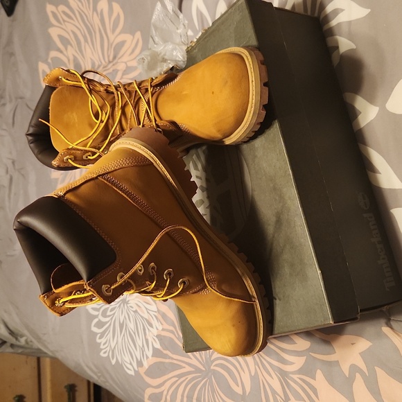 Timberlands - Picture 2 of 6